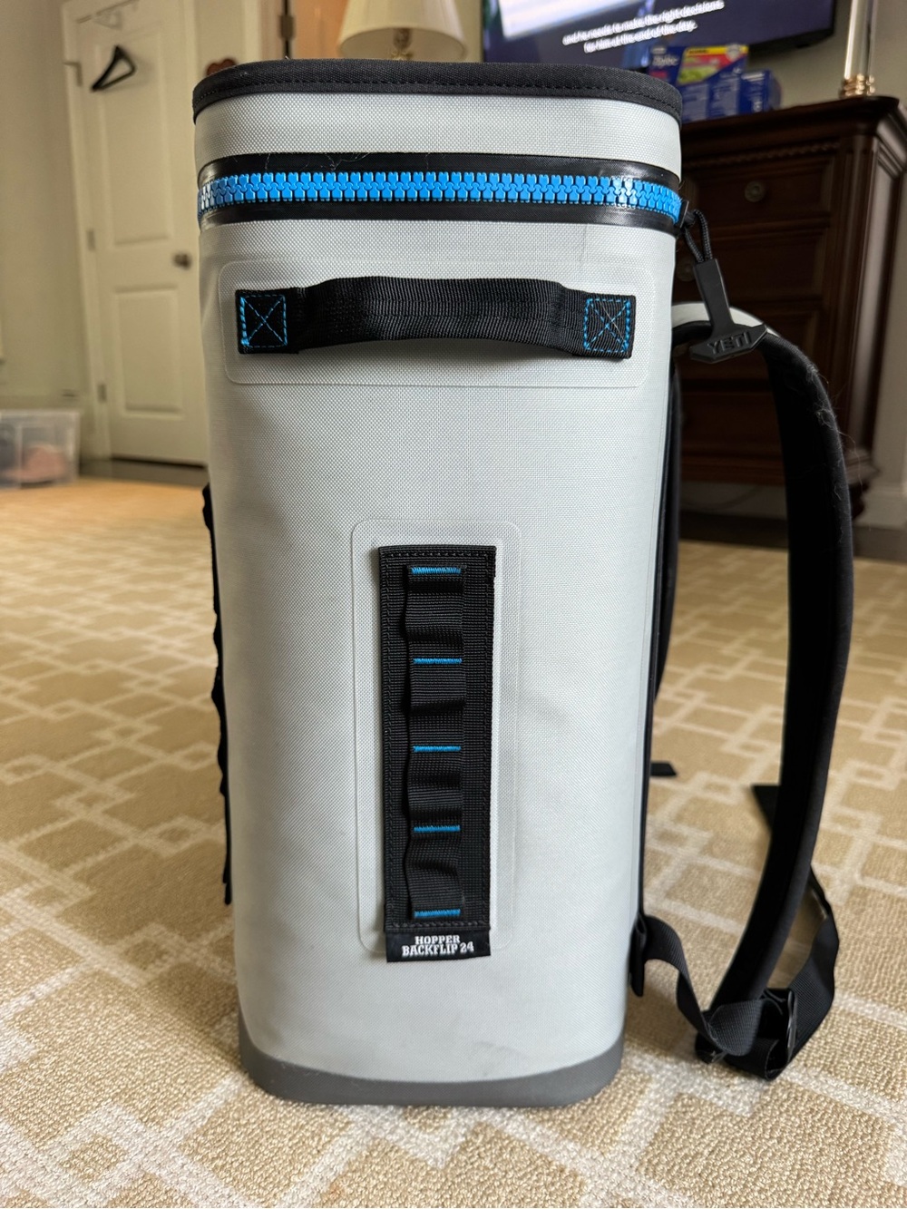 YETI Hopper BackFlip 24 Soft Backpack Cooler Gray Blue Waterproof Insulated - Picture 6 of 15